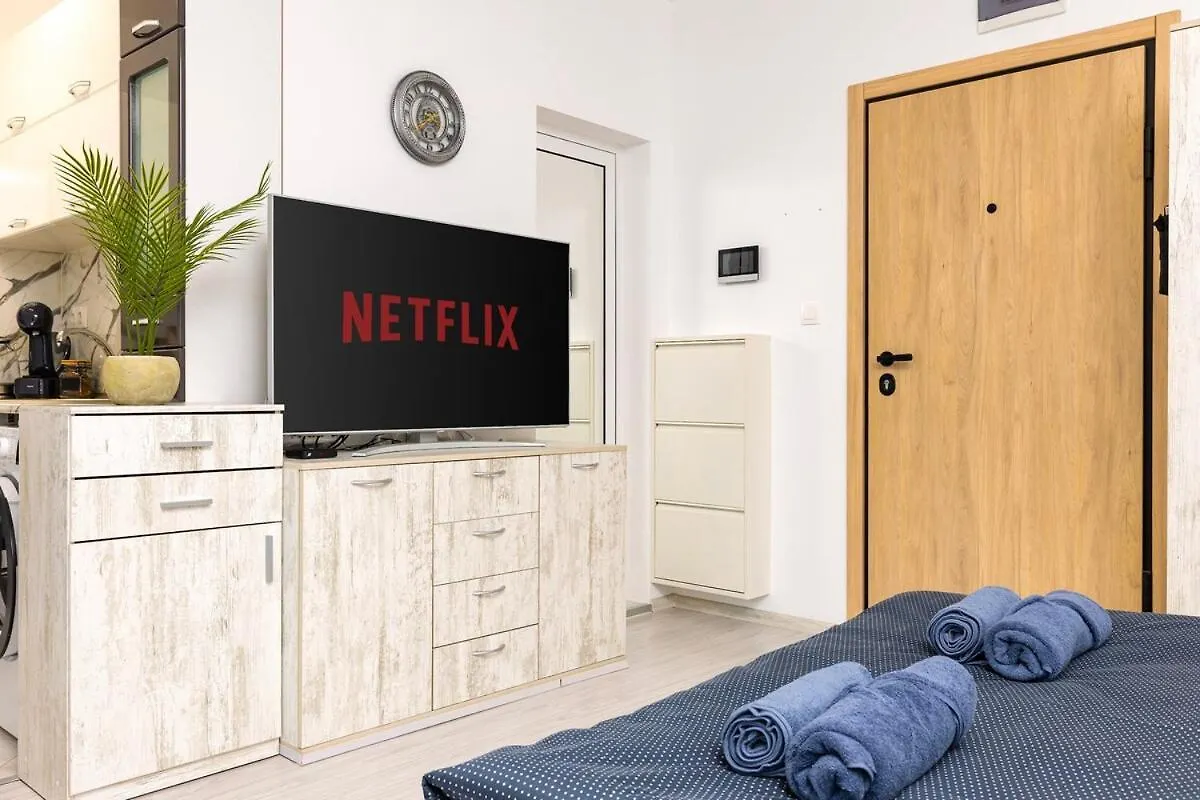 Fancy Studio With Private Parking In New Building Plovdiv Apartment