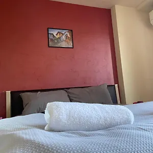  Guest house Manana House